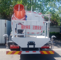 中国重汽洒水车